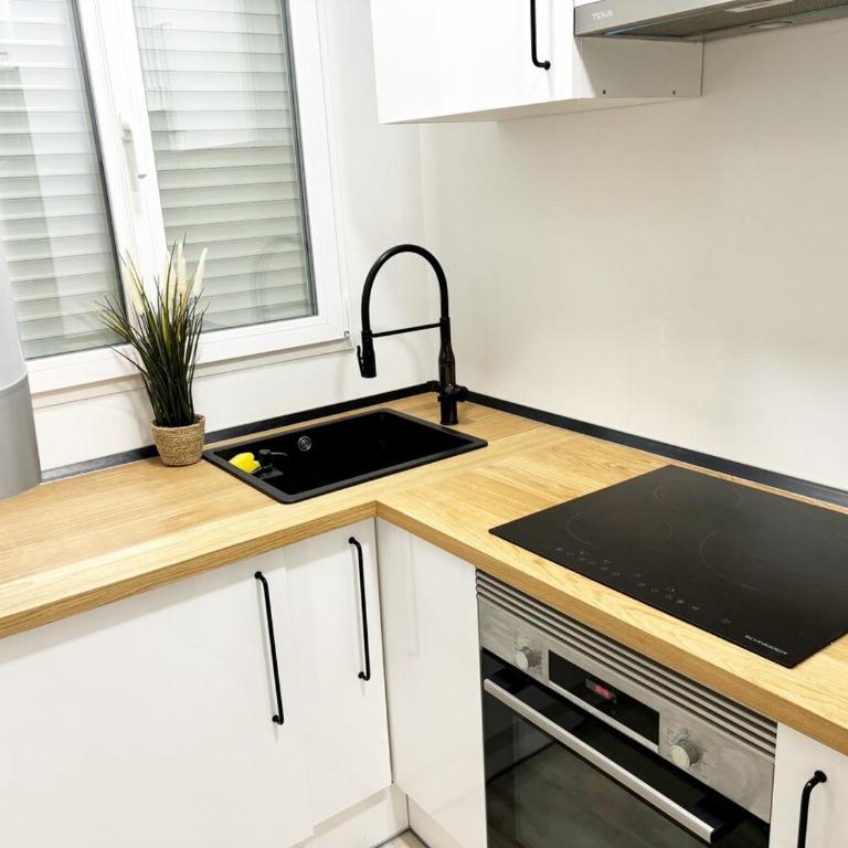 Rastro, Plaza Mayor and Madrid Río - Two-Bedroom Apartment - 52