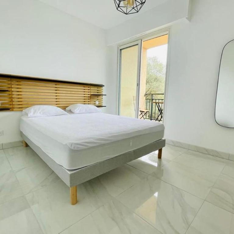 Nice And Bright 60 M With Terrace View On The Sea - Apartment - 7