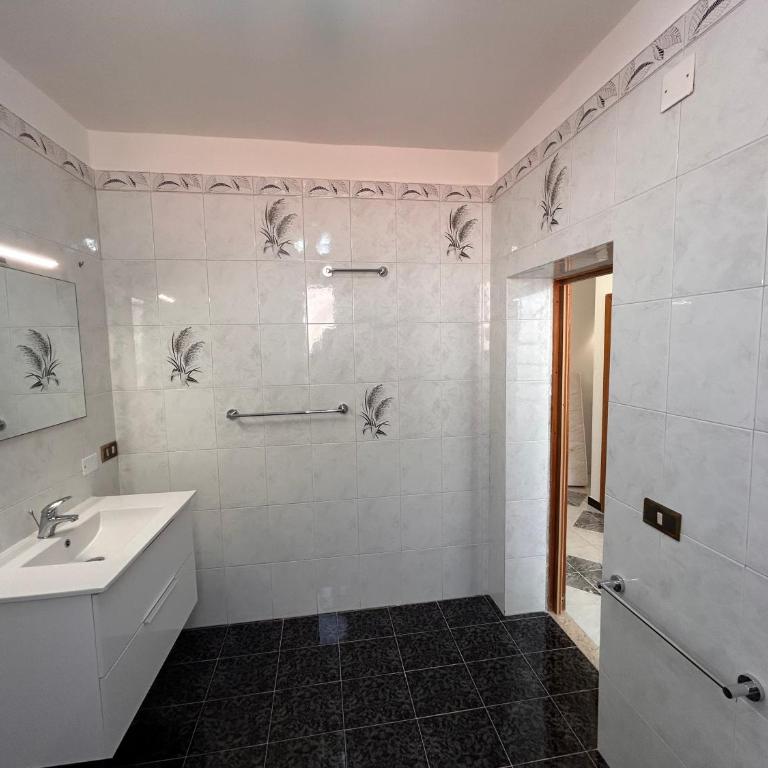 MondHello a 2 passi dal mare - Appartamento con 2 Camere da Letto e Terrazza - 25