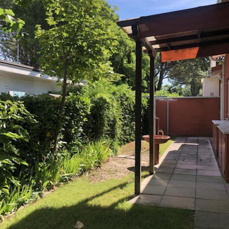 Beautiful villa near the beach - Villa - 24