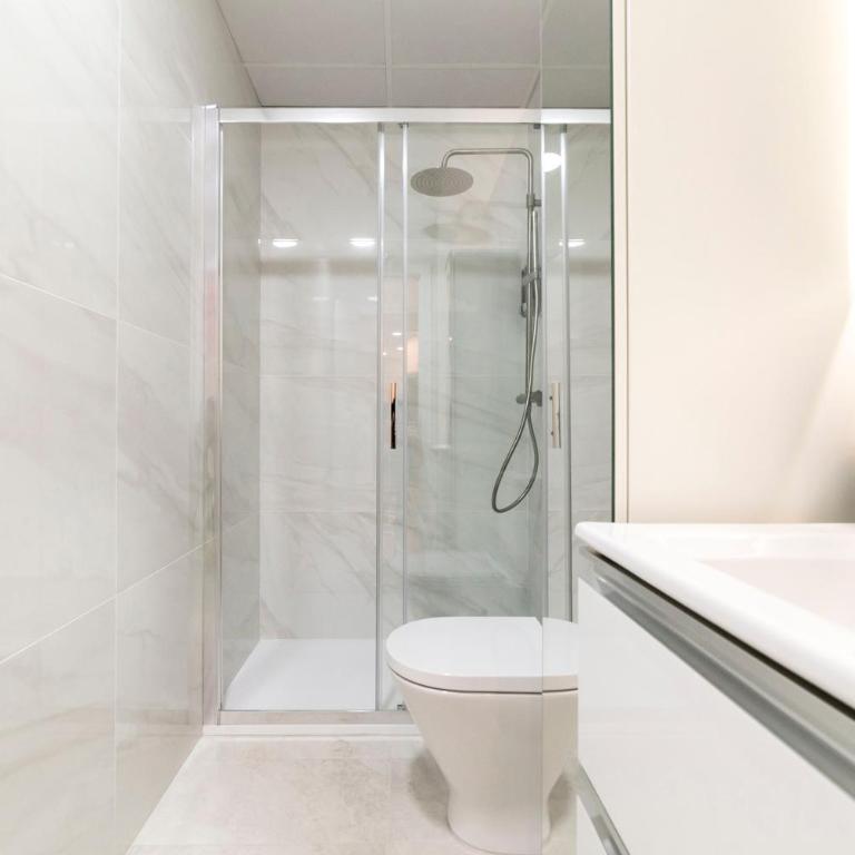 Aurora Stays by Charming - Parking cubierto gratis - Apartamento de 1 dormitorio - 2