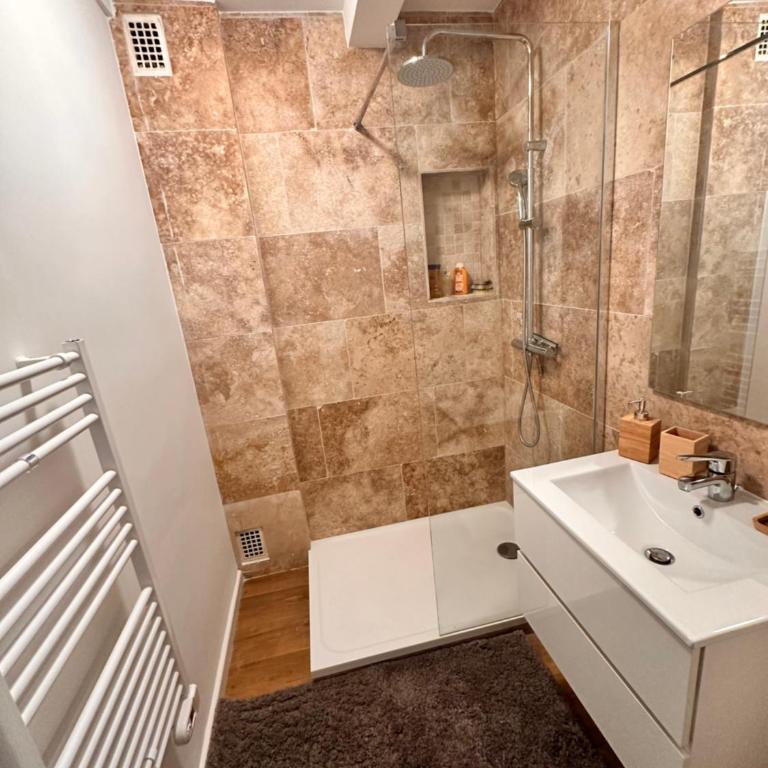 Appartement Cozy sur Rouen - Apartment mit 2 Schlafzimmern und Balkon - 3