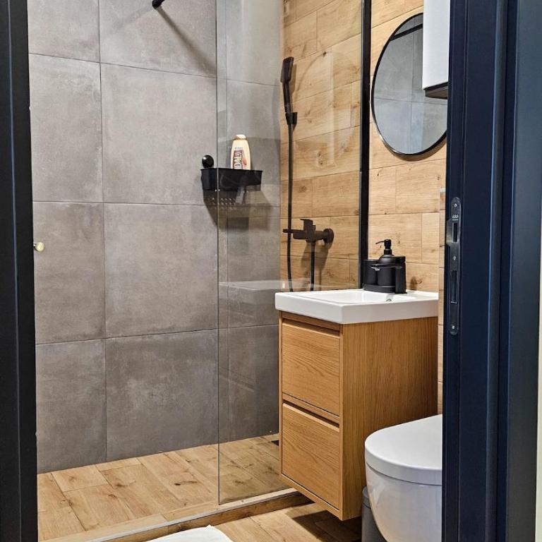 Sunny Danube Quay Luxe Studio - One-Bedroom Apartment - 6