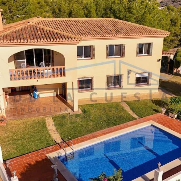 Villa Marietta, private pool villa with sea views and terrace, perfect for families and remote stays - Casa de 3 dormitorios - 2