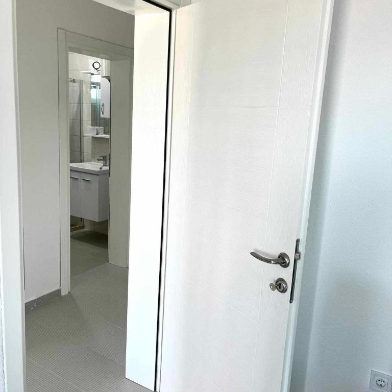 Apartmani Rajkovic - Apartment with Sea View - 10