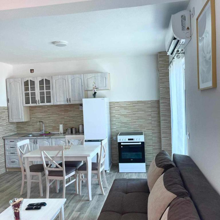 Apartmani Rajkovic - Apartment with Sea View - 8