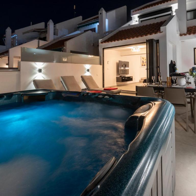 Modern 3 Bedroom Villa with Hot Tub in Costa Adeje - Villa de 3 dormitorios - 4