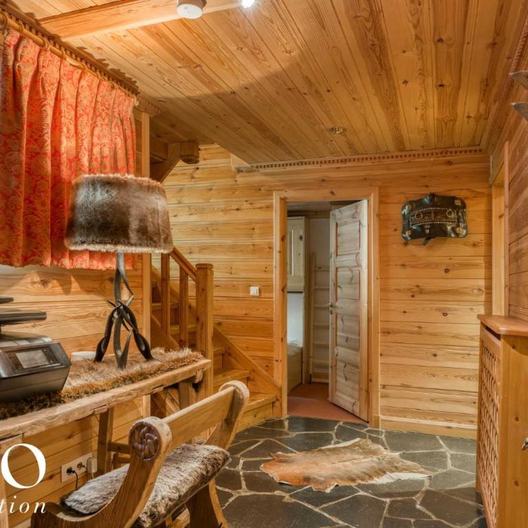 Chalet La Sapinière Méribel les 3 Vallées by HILO Collection - 10 people - Pool table, foosball and PS5 - Chalet - 48