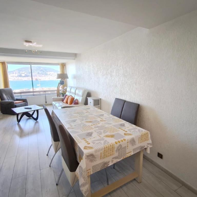 Bright apartment 3 minutes from the beach - Appartement - 3