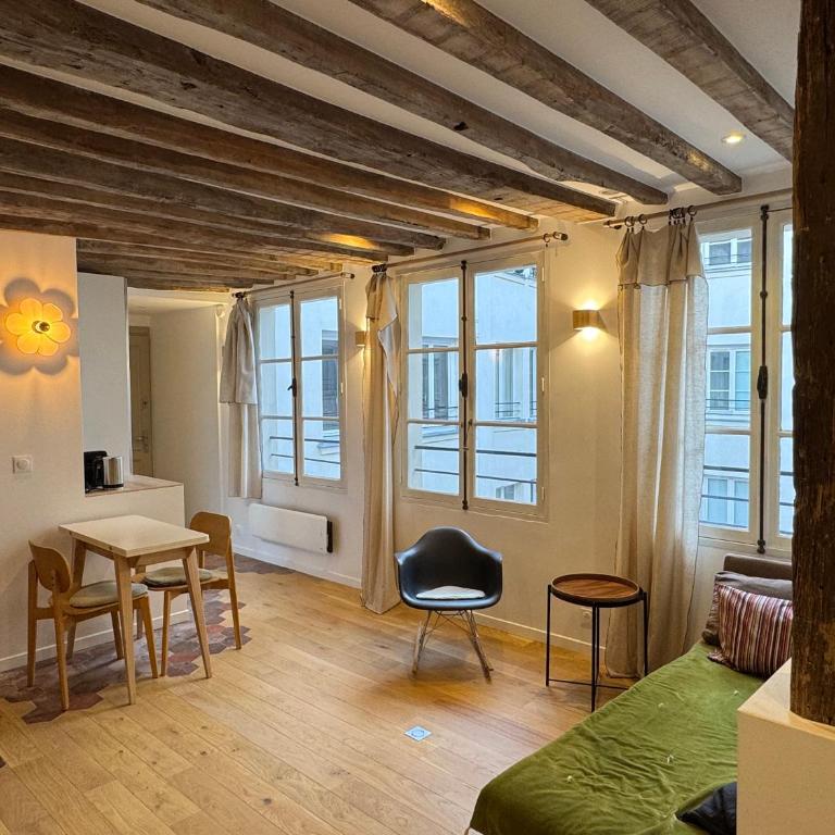 Elevator - Bright 1BR in the heart of hip Paris, Montorgueil - One-Bedroom Apartment - 4