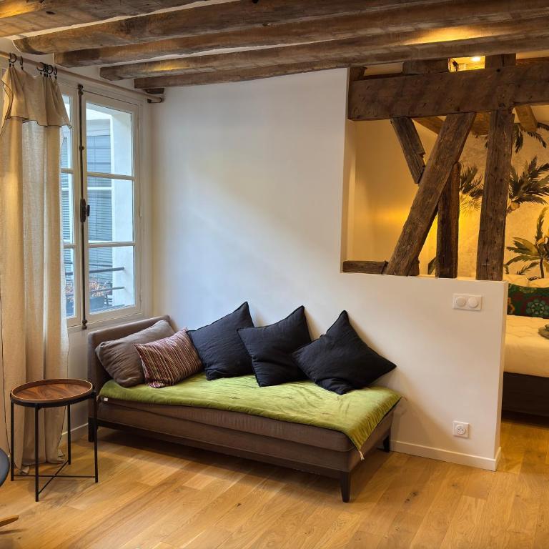 Elevator - Bright 1BR in the heart of hip Paris, Montorgueil - One-Bedroom Apartment - 14