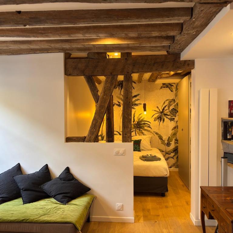 Elevator - Bright 1BR in the heart of hip Paris, Montorgueil - One-Bedroom Apartment - 15