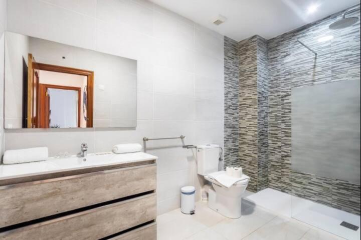 Centrico, 2 habitaciones, confort ascensor,wifi AC - Two-Bedroom Apartment - 20
