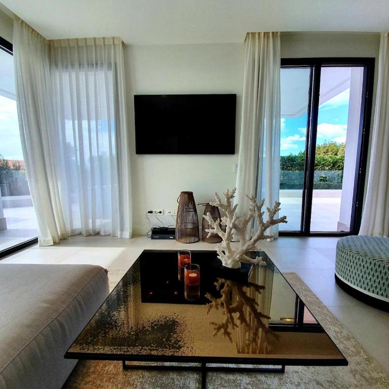 Luxury Santa Barbara Heights - Apartamento de 1 dormitorio - 2