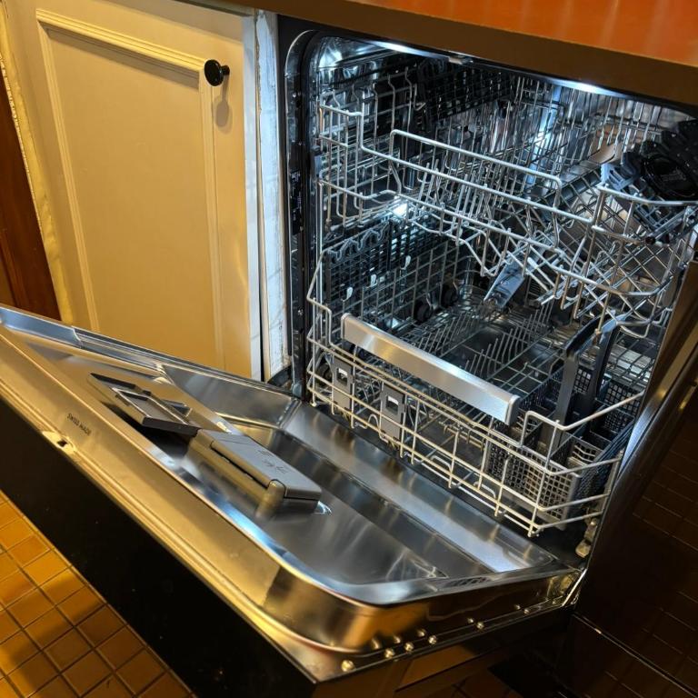 Charmant appartement hyper central, idéal pour couple ou petite famille, parking couvert - Appartement 1 Chambre - 17