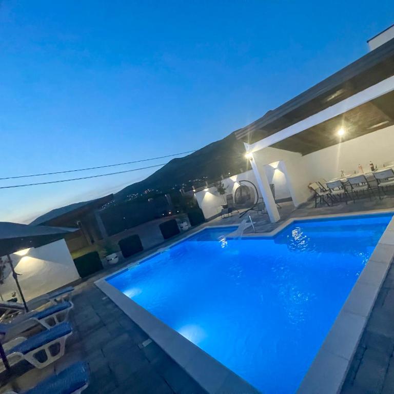 Luxury Villa Euphoria - Three-Bedroom Villa - 2