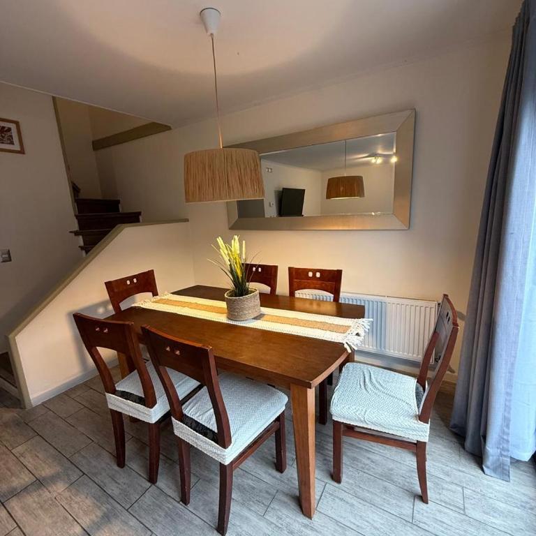 Casa familiar en Pucón cómoda y bien ubicada - Three-Bedroom House - 5