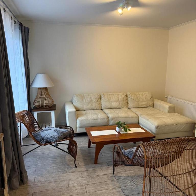 Casa familiar en Pucón cómoda y bien ubicada - Three-Bedroom House - 7