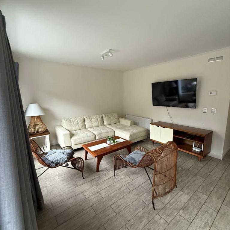 Casa familiar en Pucón cómoda y bien ubicada - Three-Bedroom House - 14