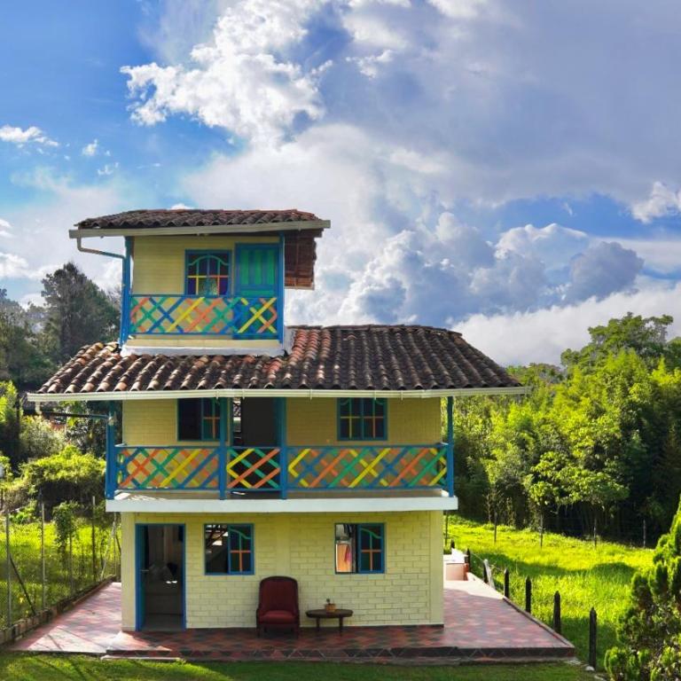 Casa de 7 habitaciones cerca al pueblo de Guatapé - Seven-Bedroom House - 1