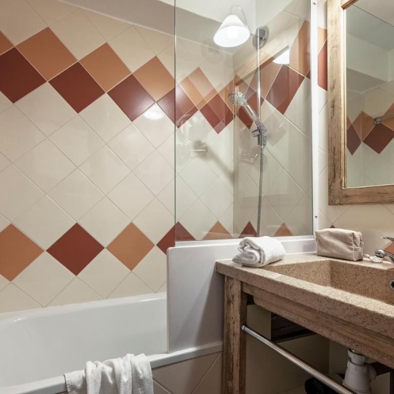 Résidence Pierre & Vacances Les Ravines - Studio Supérieur avec Alcôve de Couchage (4 Personnes) - 2