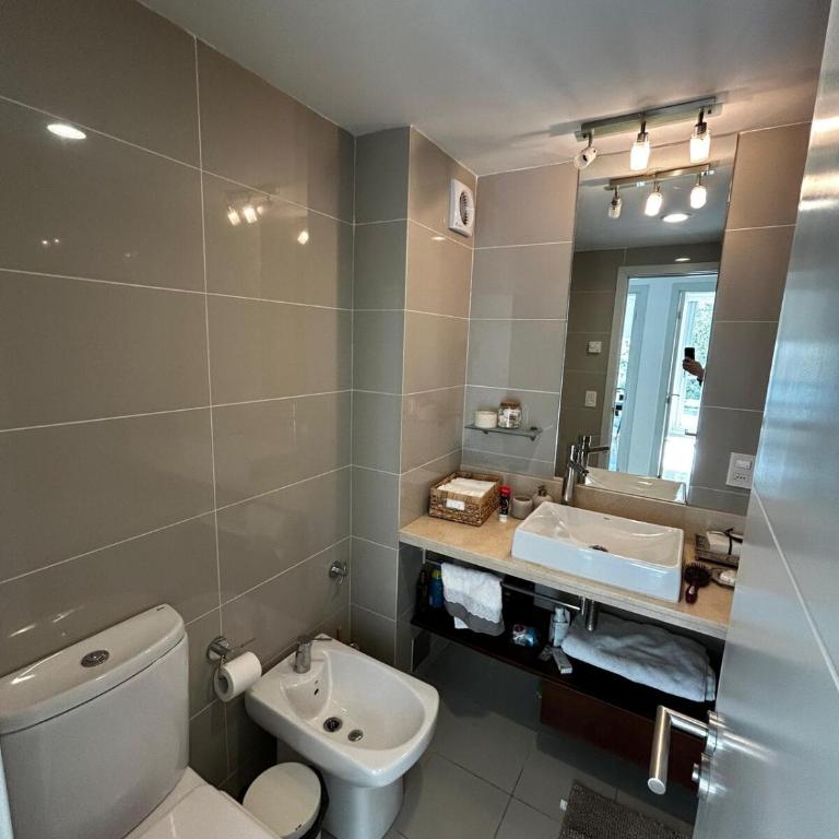 Apartamento amplio y moderno en Punta del Este - Two-Bedroom Apartment - 2