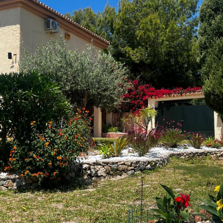Villa Marietta, private pool villa with sea views and terrace, perfect for families and remote stays - Casa de 3 dormitorios - 50