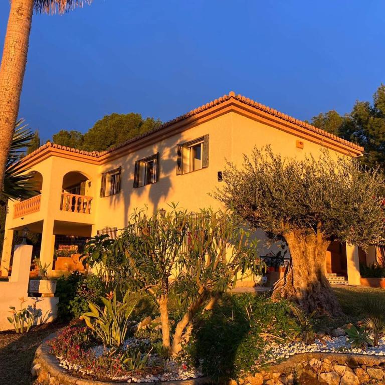 Villa Marietta, private pool villa with sea views and terrace, perfect for families and remote stays - Casa de 3 dormitorios - 60