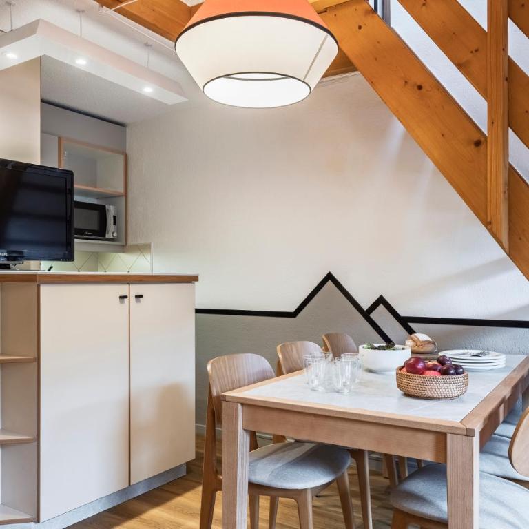 Résidence Pierre & Vacances Les Ravines - Studio Supérieur avec Mezzanine et Alcôve de Couchage (6 Personnes) - Vue sur Montagne - 6