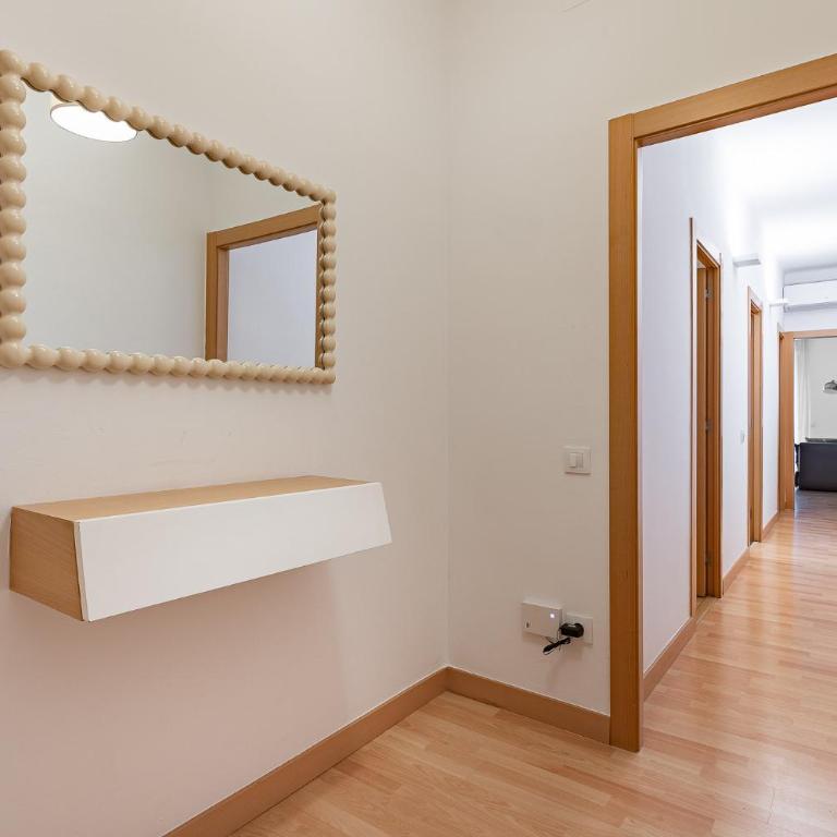 Ola Living Sagrada Familia - Three-Bedroom Apartment - 10