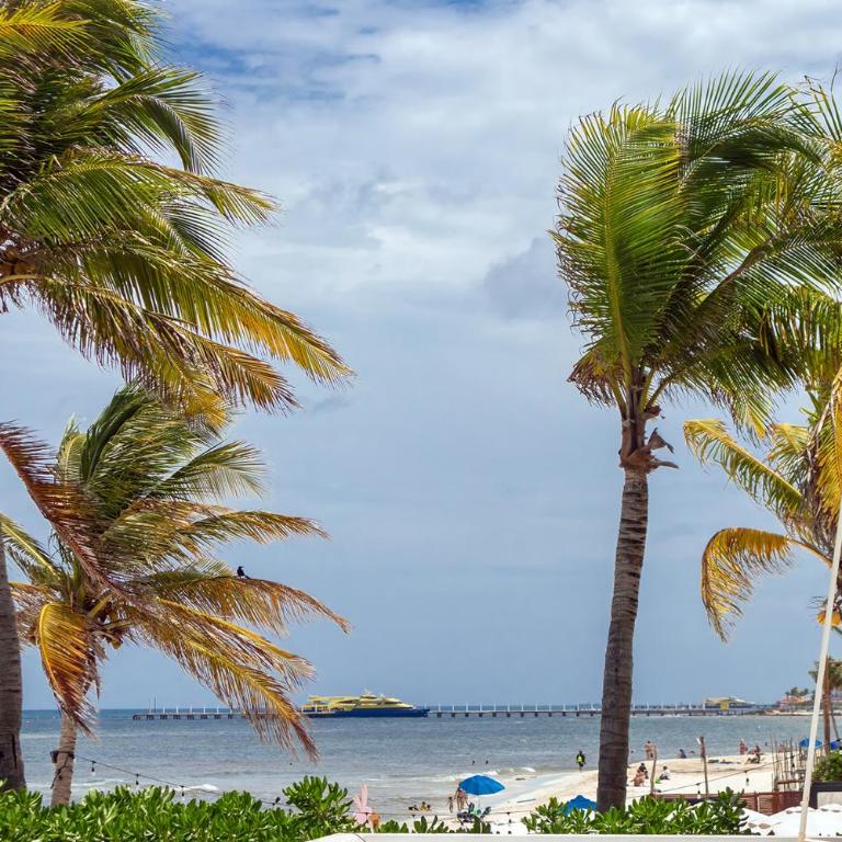 It Beach Condo - Two-Bedroom Apartment with Balcony and Sea View - 7