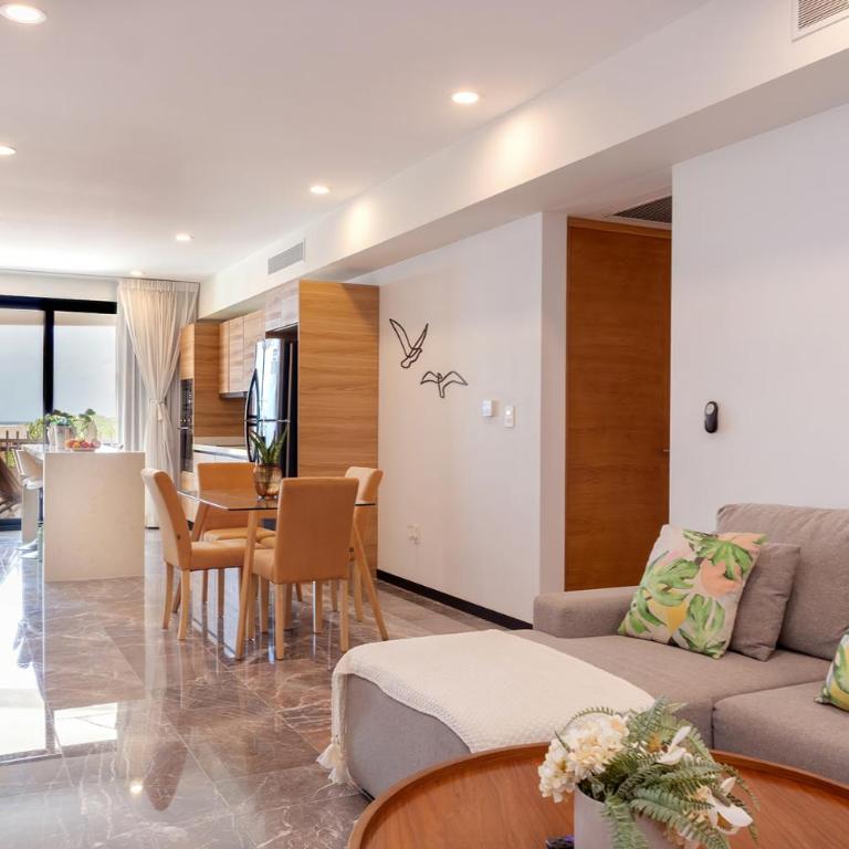 It Beach Condo - Two-Bedroom Apartment with Balcony and Sea View - 28