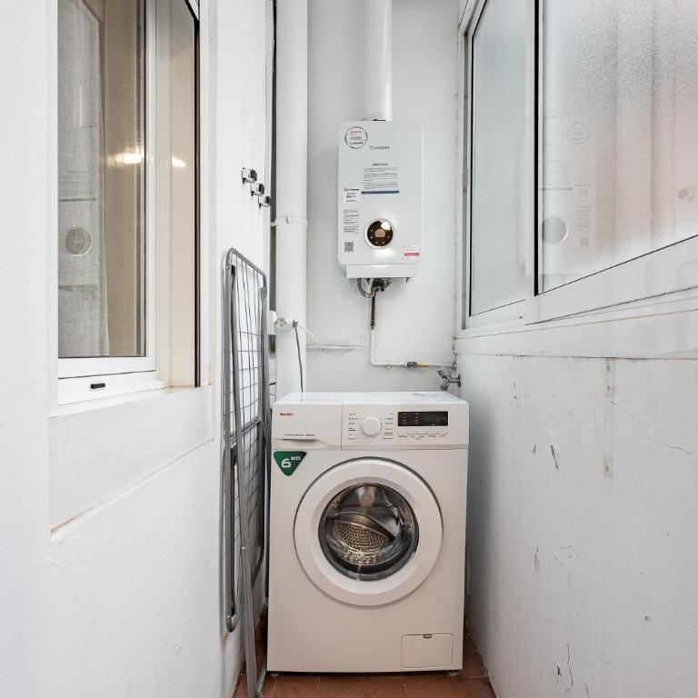 Ola Living Sagrada Familia - Two-Bedroom Apartment with Terrace (5 Adults) - 18