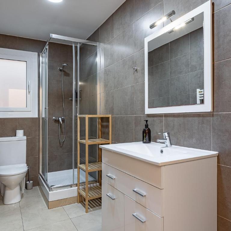 Ola Living Sagrada Familia - Two-Bedroom Apartment with Terrace (5 Adults) - 21