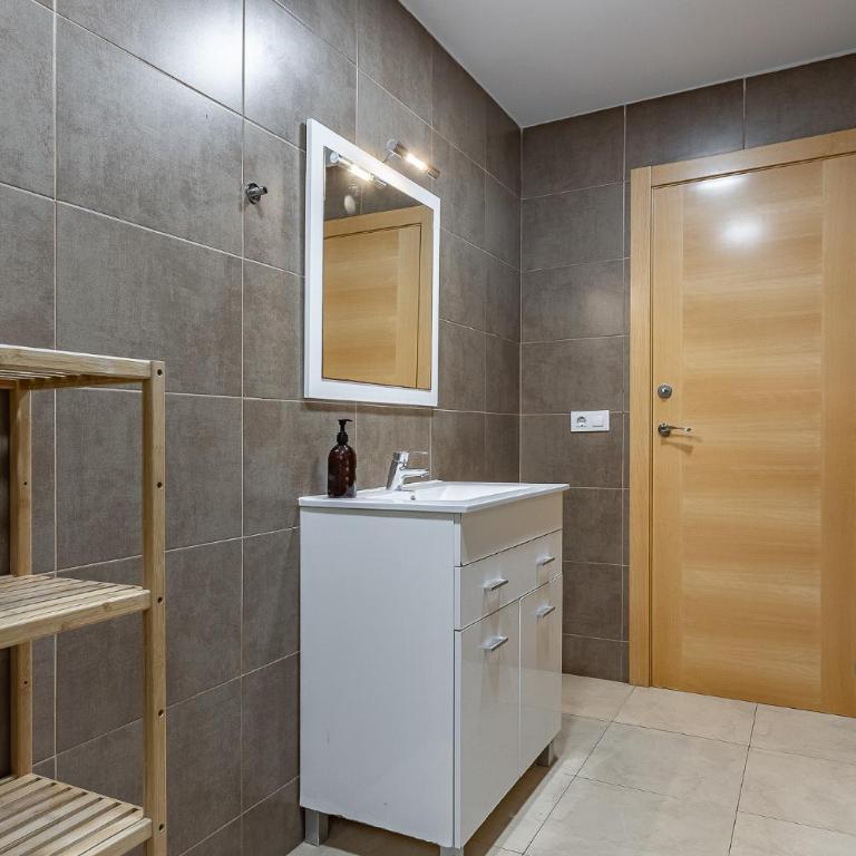 Ola Living Sagrada Familia - Two-Bedroom Apartment with Terrace (5 Adults) - 22