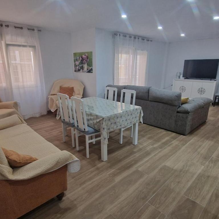 Alojamiento Paco Cabrera 3C Reformado - Apartamento de 3 dormitorios - 1