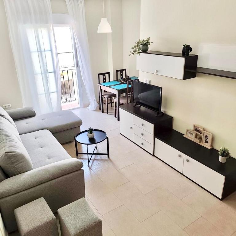 En el Corazón de Málaga - Three-Bedroom Apartment - 10