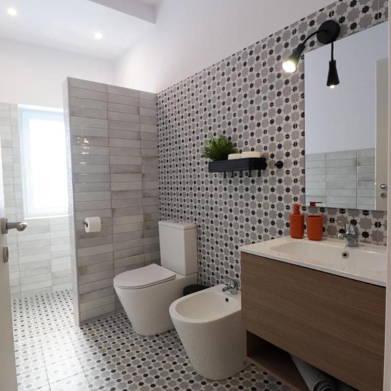 Funkey Studio - One-Bedroom House - 16