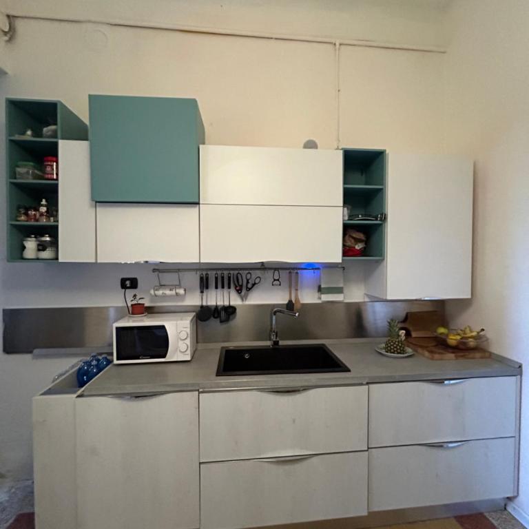 Traditional Home Isola District - Shared Appartment - Camera Matrimoniale con Bagno in Comune - 3