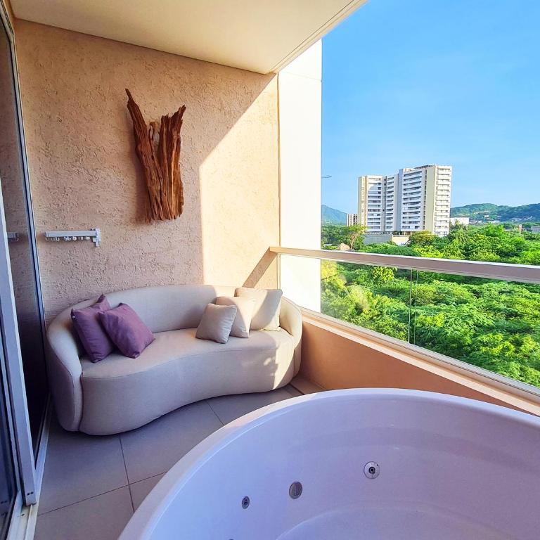Modern Suite Jacuzzi Steps to Beach and Breathtaking Nature View in Bello Horizonte - Apartamento de 1 dormitorio con bañera de hidromasaje - 10