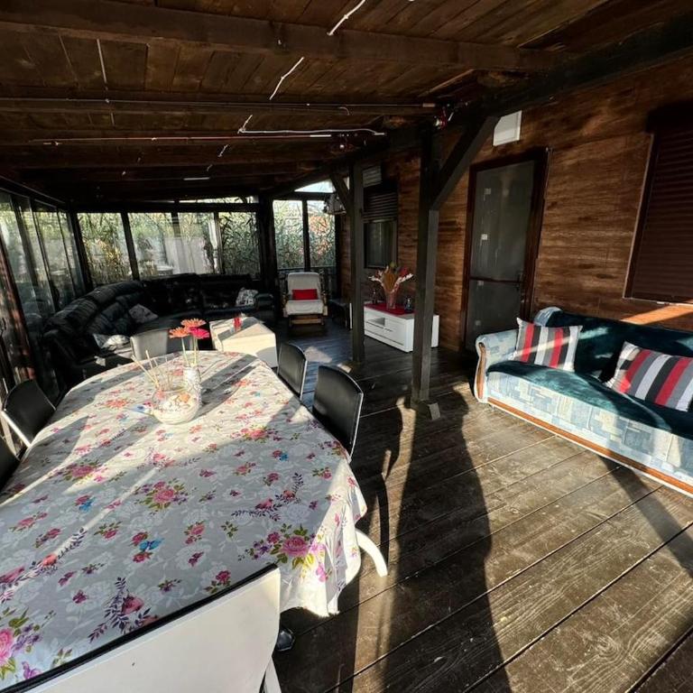 Sojenica Asije - Three-Bedroom House - 20