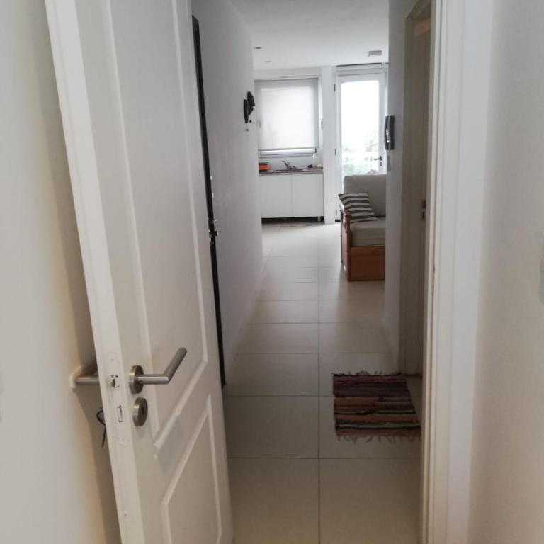 Depto 2 AMBIENTES, SEMIPISO CON BALCON - One-Bedroom Apartment - 4
