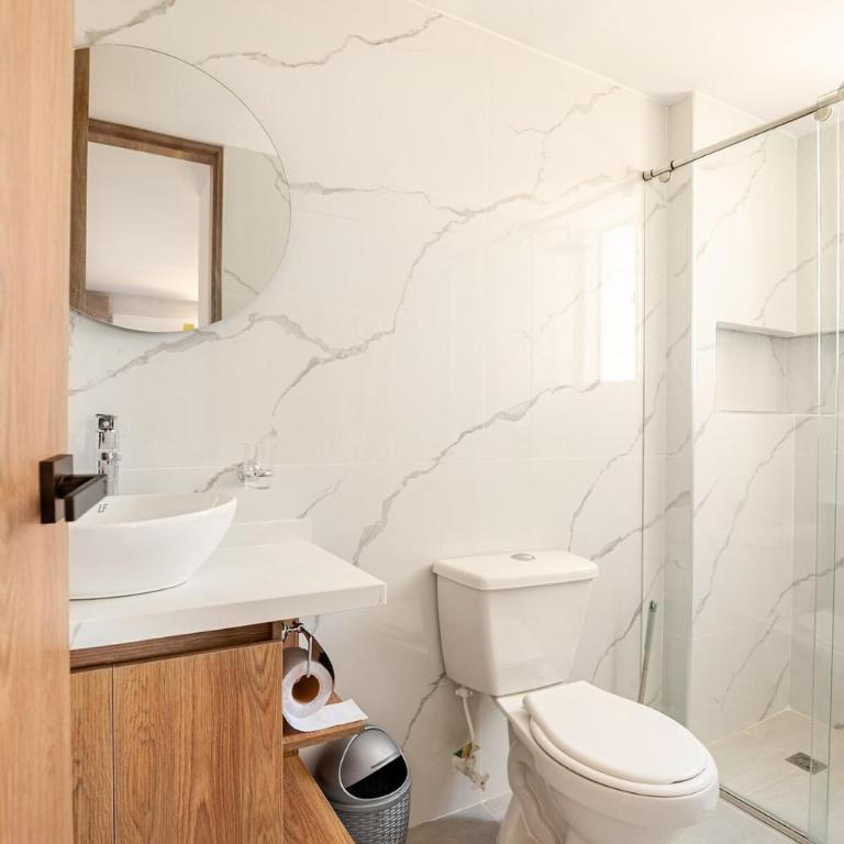 Queen bed Luxury apartment in the north with city view - One-Bedroom Apartment - 17