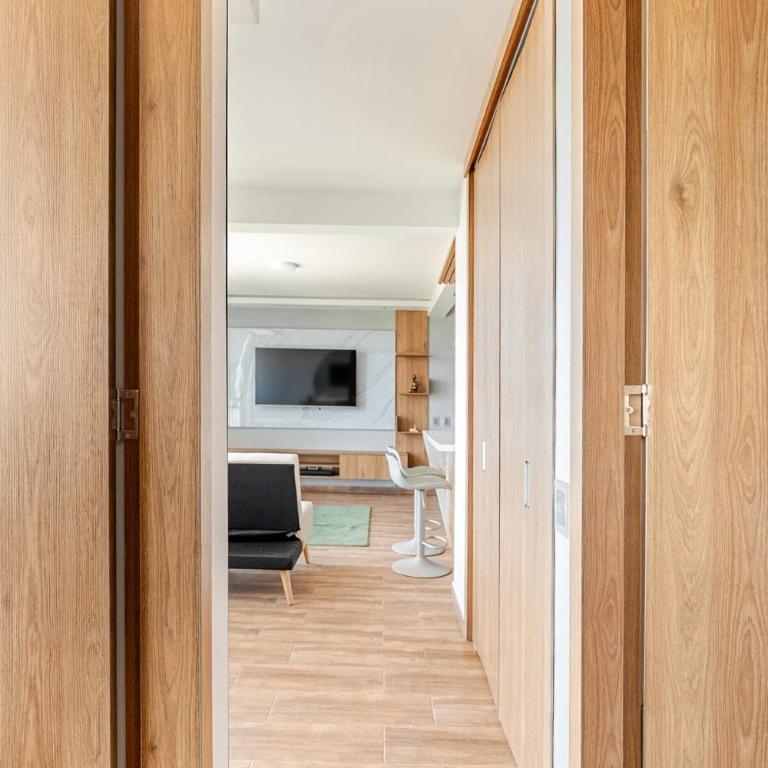 Queen bed Luxury apartment in the north with city view - One-Bedroom Apartment - 25