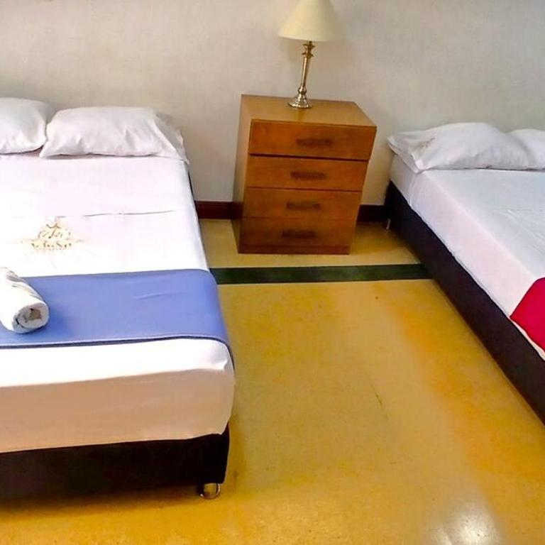 COMODO APARTAMENTO WIFI-COWORK CERCA a ZONA TURISTICA DE MEDELLIN - Two-Bedroom Apartment - 25