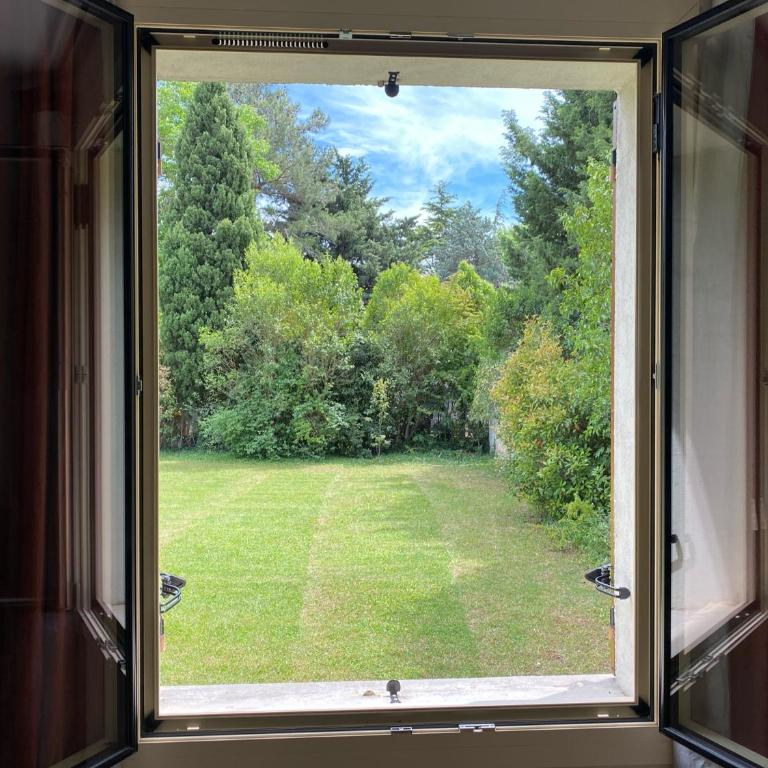 Villa 10 mins a pieds du centre de L Isle sur la Sorgue - Four-Bedroom Vacation Home - 21