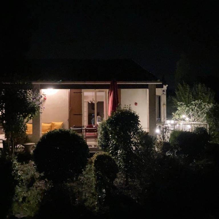 Villa 10 mins a pieds du centre de L Isle sur la Sorgue - Four-Bedroom Vacation Home - 14
