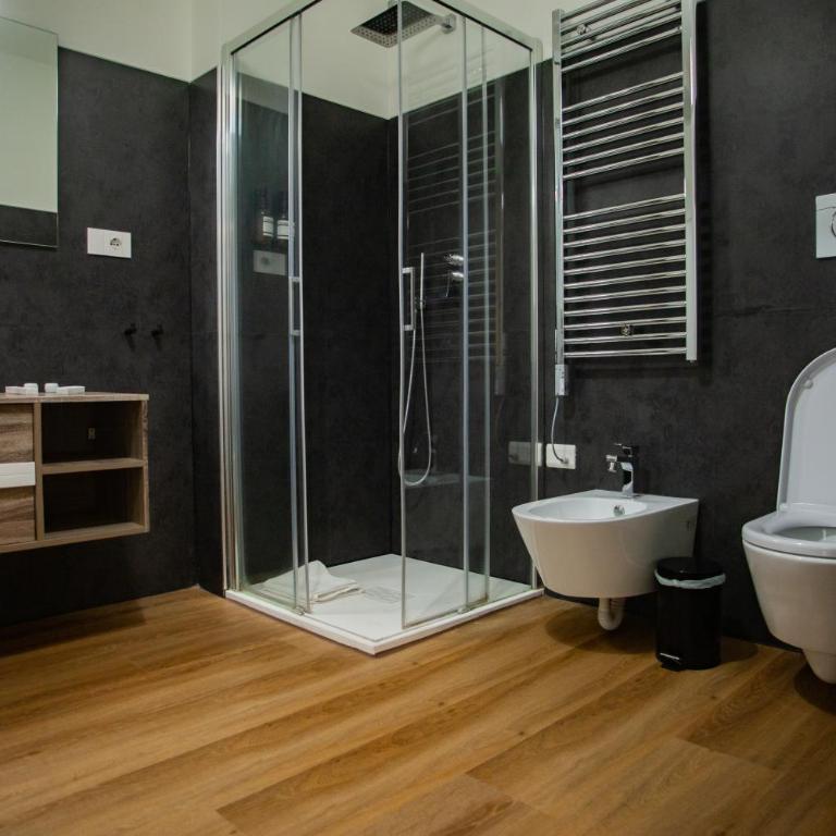 Spacious Design Apartment Central Milan - Deluxe Apartment - 4