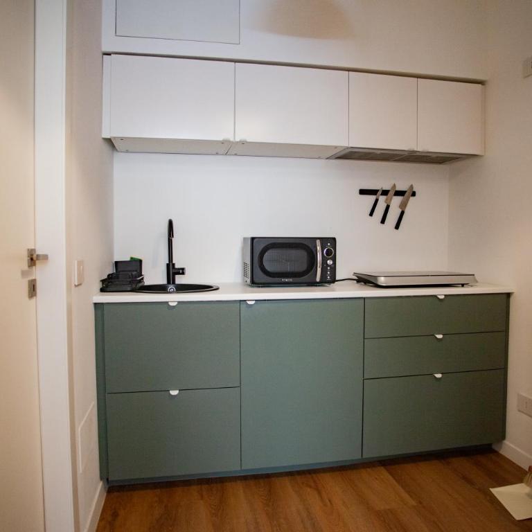 Spacious Design Apartment Central Milan - Deluxe Apartment - 8
