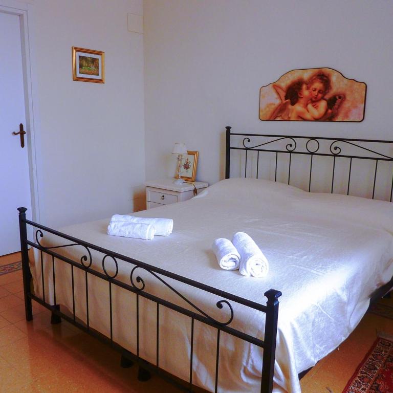 B&B IL TABERNACOLO - Camera Matrimoniale/Doppia con Letti Singoli con Bagno Privato - 1